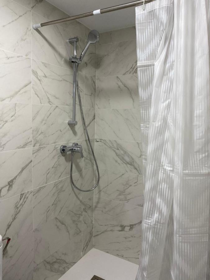 马德里Aluche Aparment C公寓 外观 照片